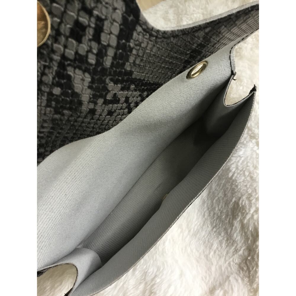 Gray Faux Snake Leather Metal Rings Gold Chain Crossbody Bag - Picture 10 of 14